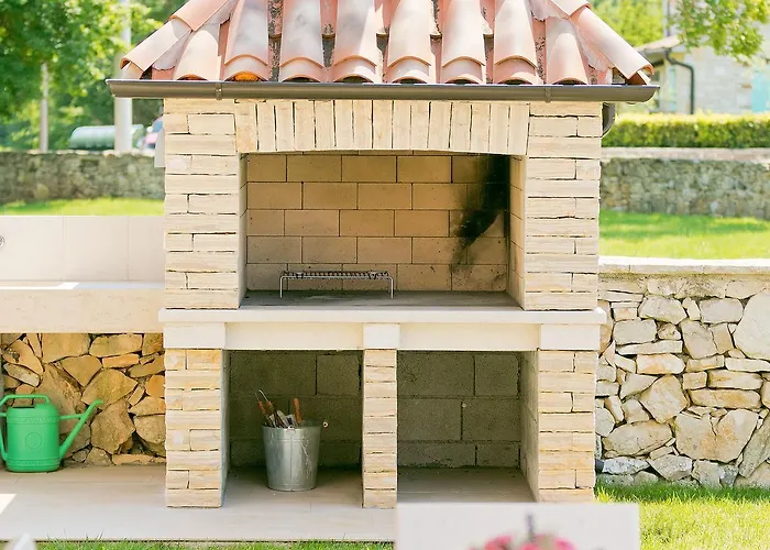 Angela By Interhome Vila *