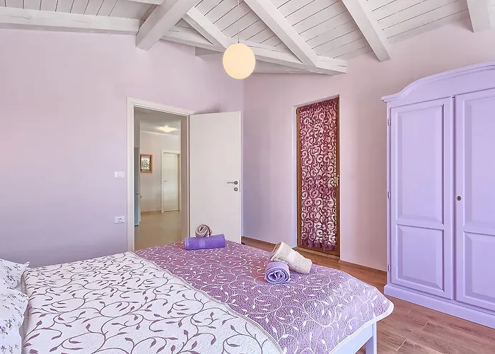 Angela By Interhome Vila *